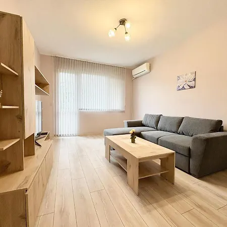 Blue Luna - Stylish Escape In Apartment Warna